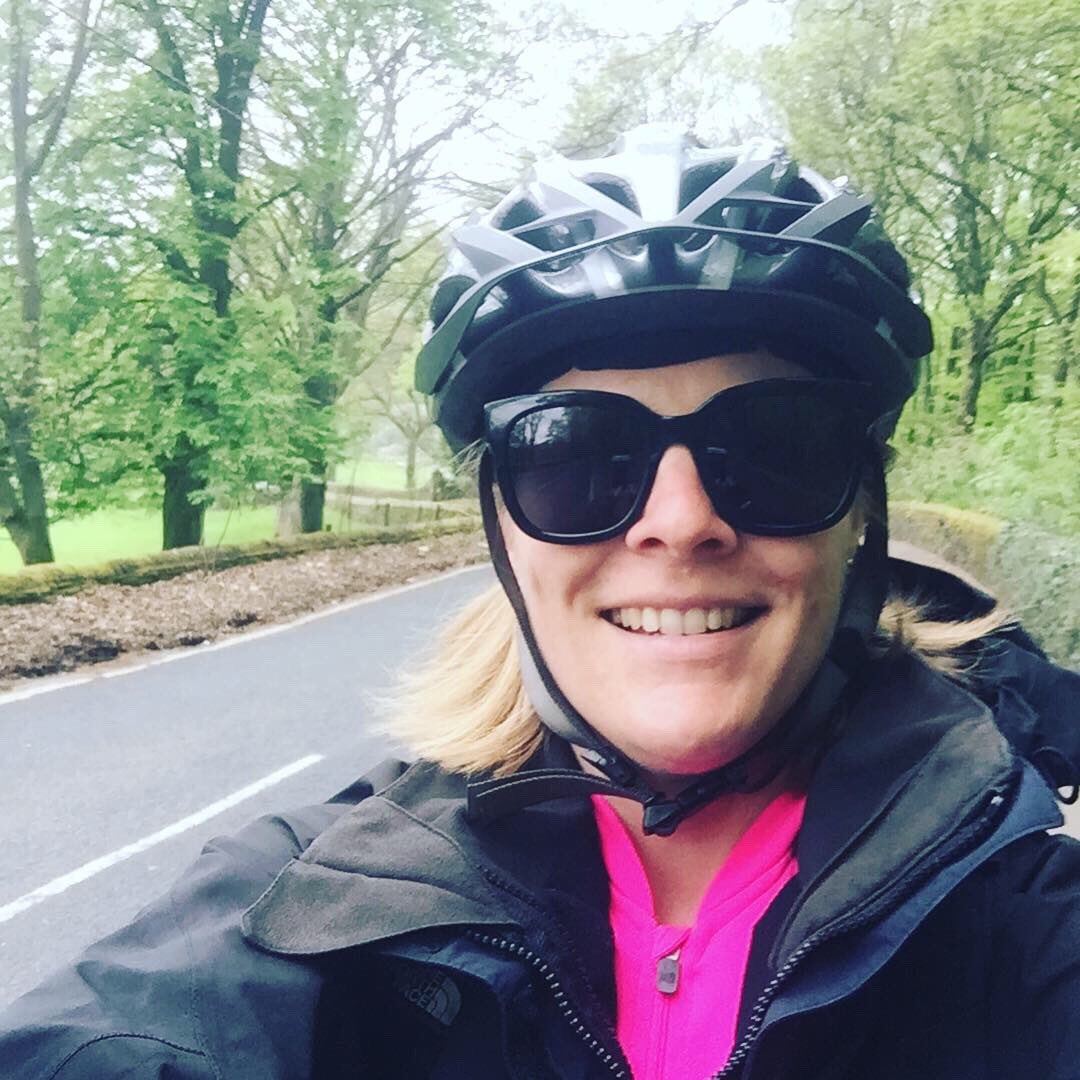 SMorrellAuthor's tweet photo. Testing out the new road bike:) I’m not procrastinating...merely forming new ideas!🤣
#WritersLife #BikingNotWriting #TakingFive #WorkLifeBalance #Flowers #Countryside #TourDeYorkshire #Yorkshire #Huddersfield #Views #Lucky #AlbionCycling https://t.co/GRGtkkqwim