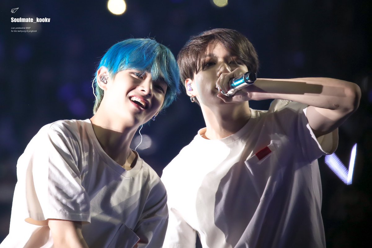 AnnisaArumSari7's tweet image. FIGHTING ARMYY...  🔥🔥

I just voted for BTS at the 2019 Billboard Music Awards. RT to vote too! 

GLOBAL LUV PARTY
#BBMAsTopSocial BTS @BTS_twt