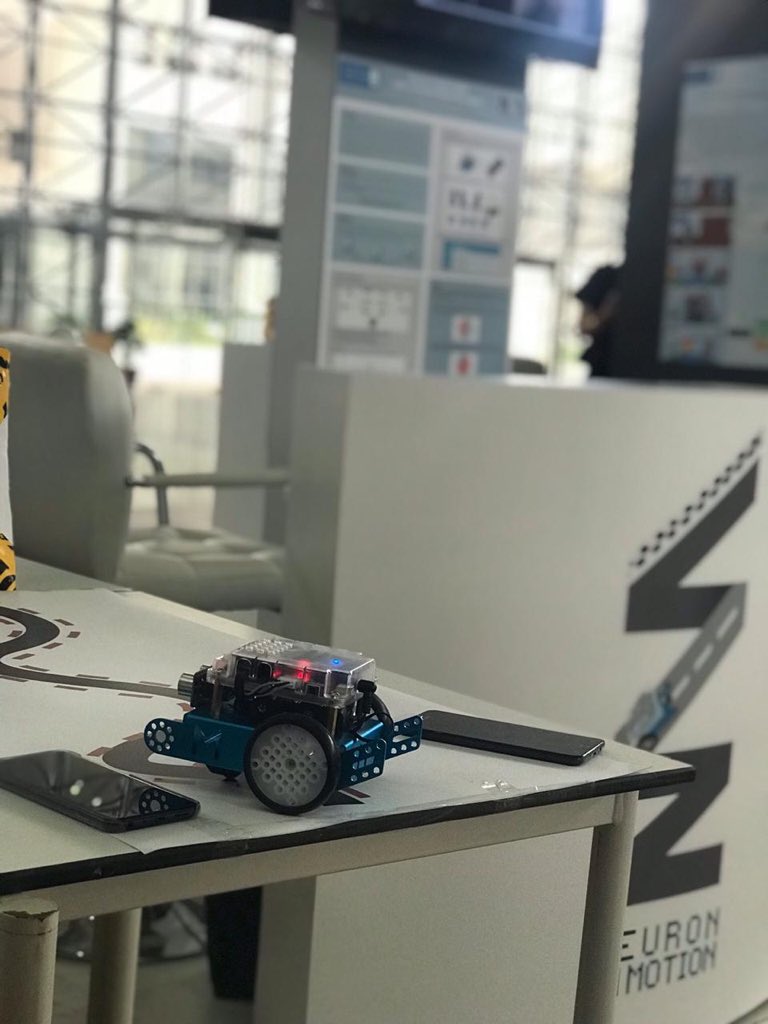 NeuronInMotion's tweet photo. Presenting in #CCISProjectFair2019 come with your friends to play with us 🏎🏁 https://t.co/mxjgIoIHIx