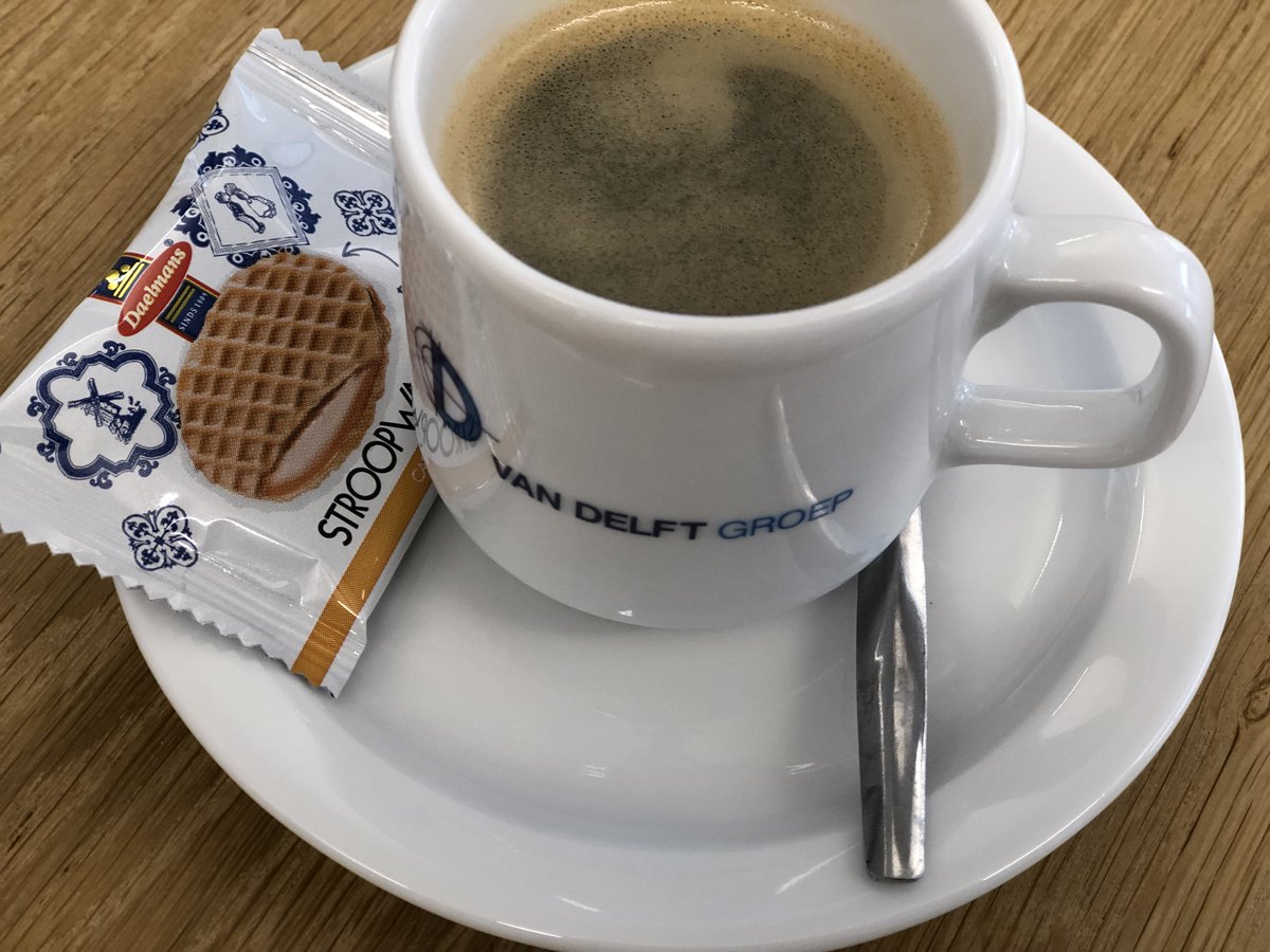 Hmm... een mini stroopwafel voor bezoekers die bij ons een bakkie komen doen. Wist je dat @DaelmansStroop een klant van ons is? Wij vinden het leuk om met een lokale partij samen te werken!

#brabantse #gezelligheid #Nieuwkuijk