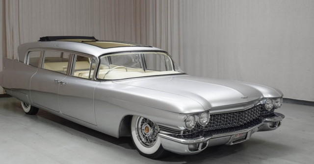sullivanlimos's tweet photo. Here’s another list of the craziest limos that defy the laws of design. Some of them are pretty unbelievable! https://t.co/N0E2G1S0Xq #limousines #customlimos #limo #luxurytransportation https://t.co/YvGmoxfYrE