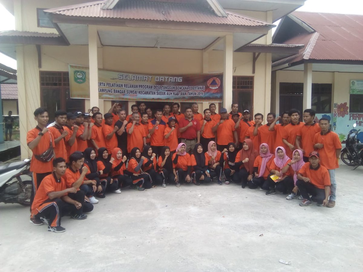 SentraSiak's tweet photo. Penutupan Diklat Destana Bandar Sungai Kec. Sabak Auh Kab. Siak Oleh Kabid Kebencanaan dan Kesiapsiagaan Propinsi Riau Drs. Kamaruzzaman
#30HariTantangan
@hkb_26April dan @uinspire.Indonesia
#PrepareAthonChallenge
#TakeAction
#HKB2019
#SiapUntukSelamat
#SETI4DRR
@RiauSenkom https://t.co/Vc8YlPIkGp