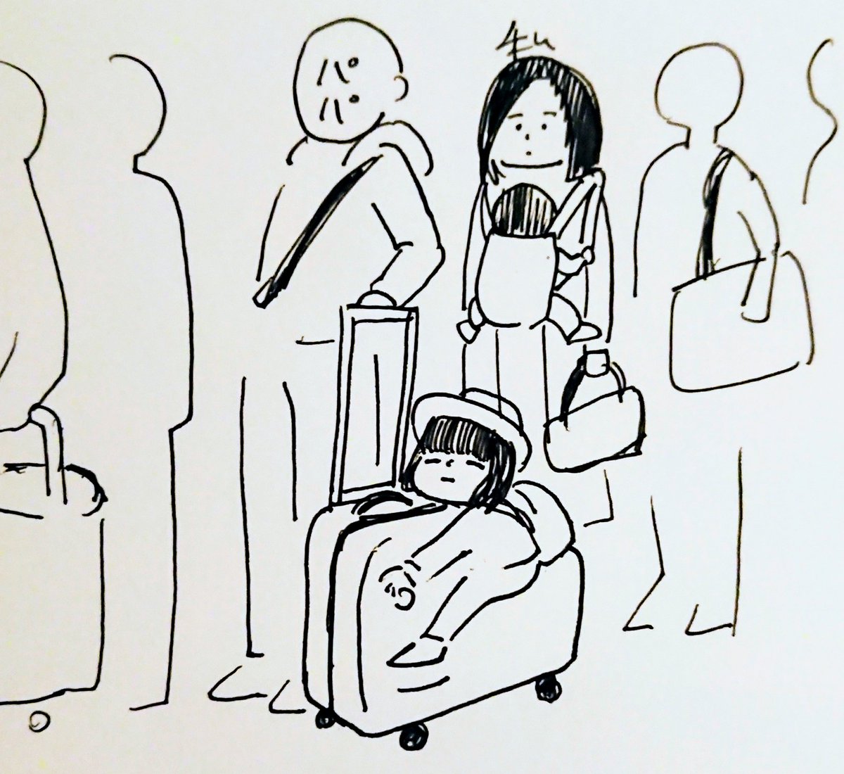 子供が乗れるトランクに乗る娘可愛かった