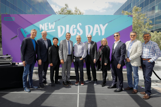 MartaSkinder's tweet photo. What a fun day celebrating our employees and new headquarters! Thank you to all who attended, especially the Mayor of San Jose, @sliccardo and to the amazing @HPE team for pulling this all off! #WeAreHPE #NewHPEHQ https://t.co/IlrCE8TZ0B https://t.co/Gio8RpJUFZ