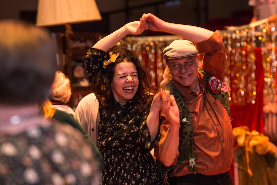 Onze swingende organisatie is op zoek naar een Vrijwilligerscoördinator Eindhoven (zzp). Ben jij sterk in het werven en coördineren van vrijwilligers en heb jij het in je om een ‘familiegevoel’ te ontwikkelen onder hen? Reageer voor 10 mei. hetdanspaleis.com/vacatures/
📷Jimmy Israel