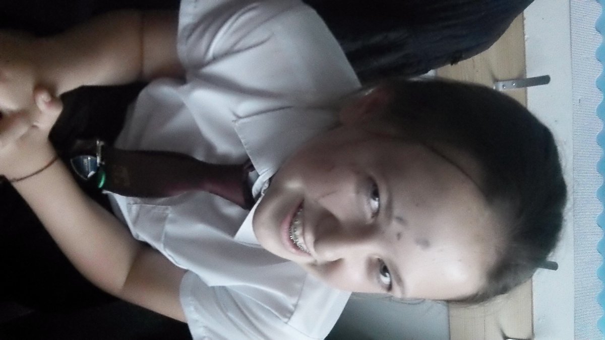 NetherleePS's tweet photo. Can you guess what Emily has been using in Art this afternoon? https://t.co/RoeNw89LAp