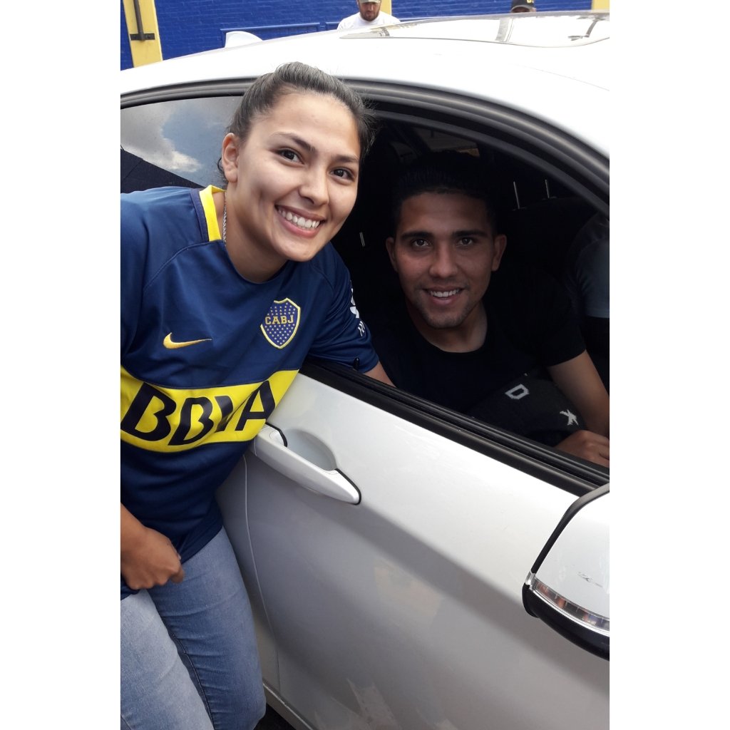 RoblesLucii's tweet photo. 😻💙💛💙😻😻 
Que linda mi suerte 😍🤗 
(Acá también las quería subir) 😘 https://t.co/fTvxUu91ta