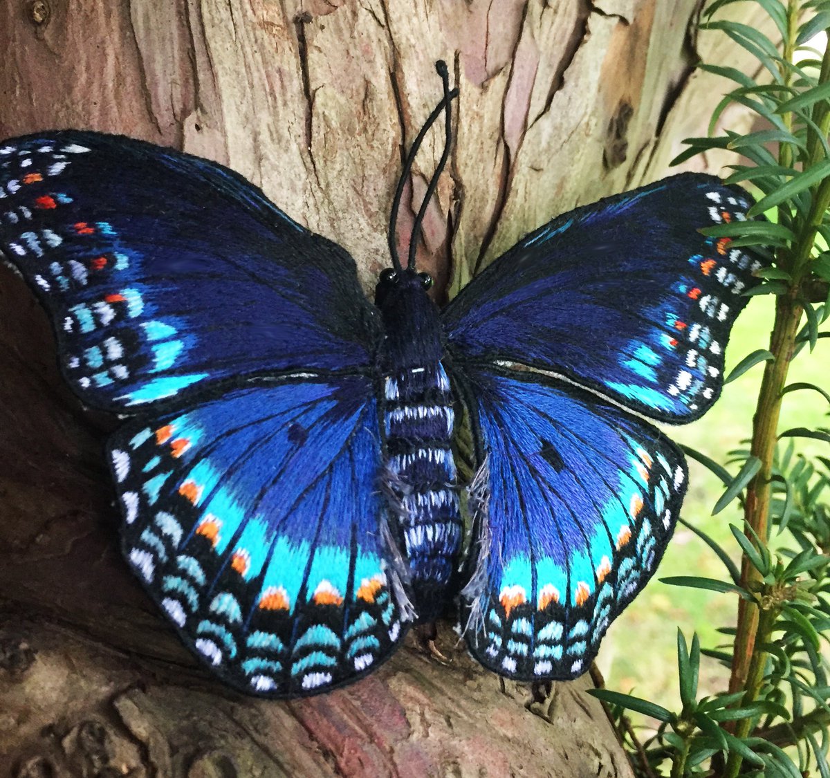 RoyalNeedlework's tweet photo. Make sure you are planting some flowers for the bees and the butterflies, and watch your garden thrive! #NationalGardeningWeek #bees #butterflies #flowers #savethebees #handembroidery #raisedembroidery https://t.co/nYnxsJo5HX