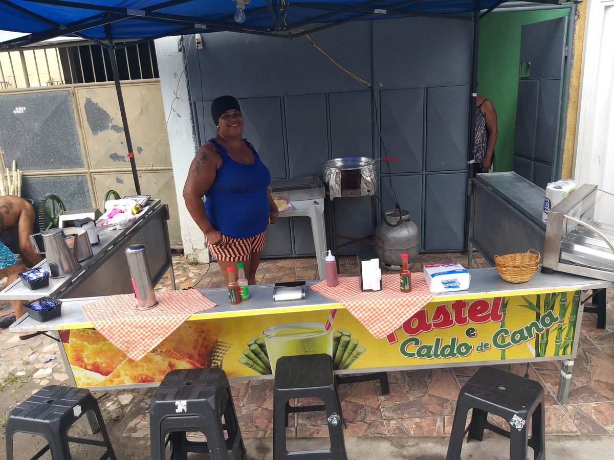 manopbb's tweet photo. Que Deus abençoe minha coroa nessa nova jornada rapaziadinha que puder da um rt pra da uma moral pastel e rodizio de caldo de cana.....Rt rt https://t.co/bh1jIhtY7c