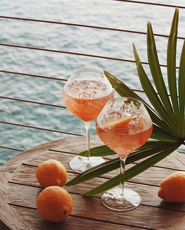 Bienvenue joli mois de mai 🌼 @veuveclicquot bit.ly/2Lf15F5