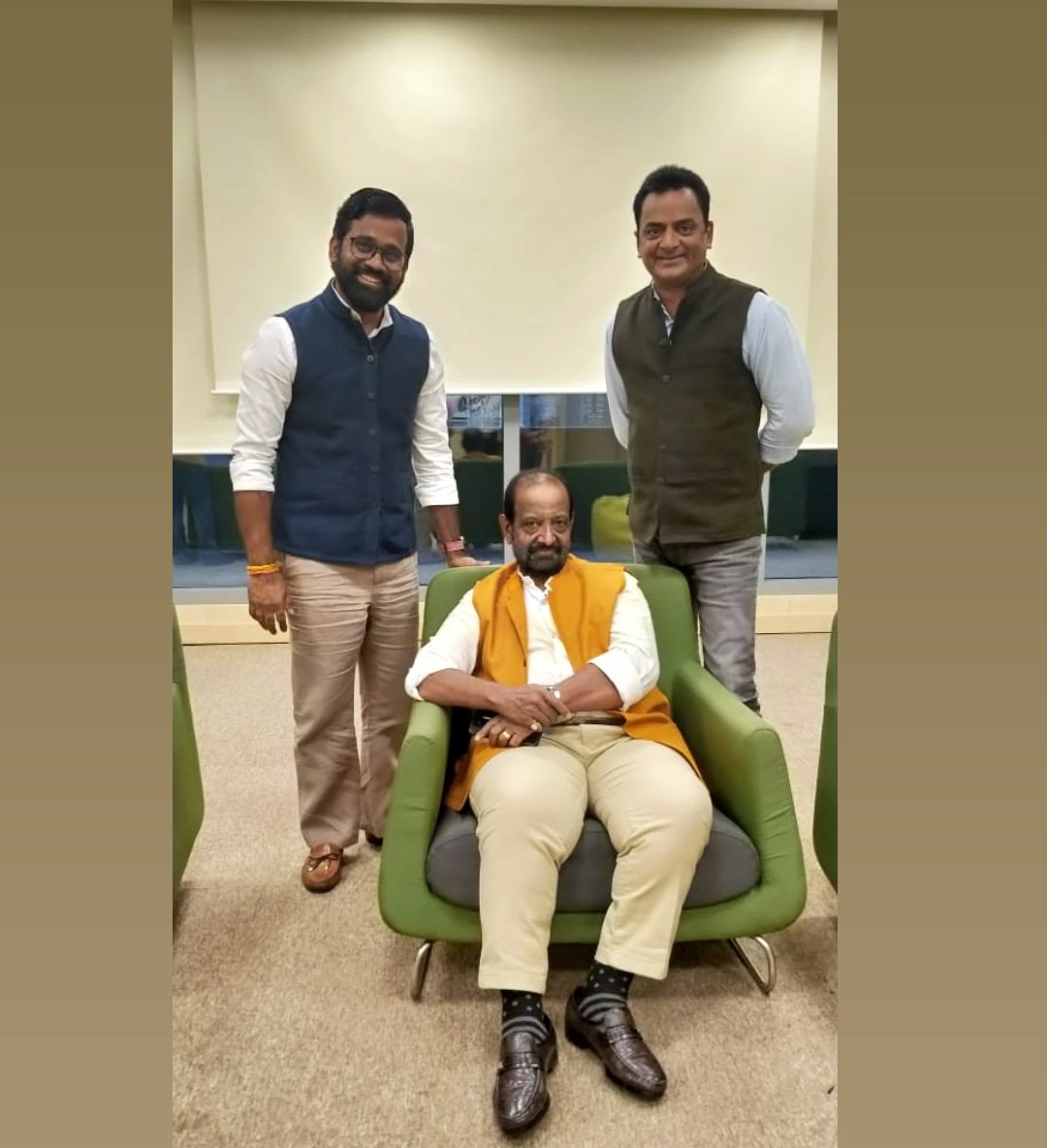 VenuGopala Rao (@imvenugopalrao) on Twitter photo Great time with none other than legend GRV <a href="/StarSportsIndia/">Star Sports</a> <a href="/IPL/">IndianPremierLeague</a> <a href="/VenkatapathyRa5/">Venkatapathi_Raju</a> #GOAT Great time with none other than legend GRV <a href="/StarSportsIndia/">Star Sports</a> <a href="/IPL/">IndianPremierLeague</a> <a href="/VenkatapathyRa5/">Venkatapathi_Raju</a> #GOAT