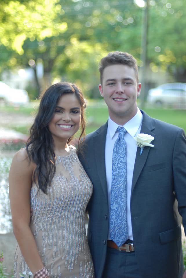 seanherrel7's tweet photo. Prom ‘19 https://t.co/vD6z9wmF6j