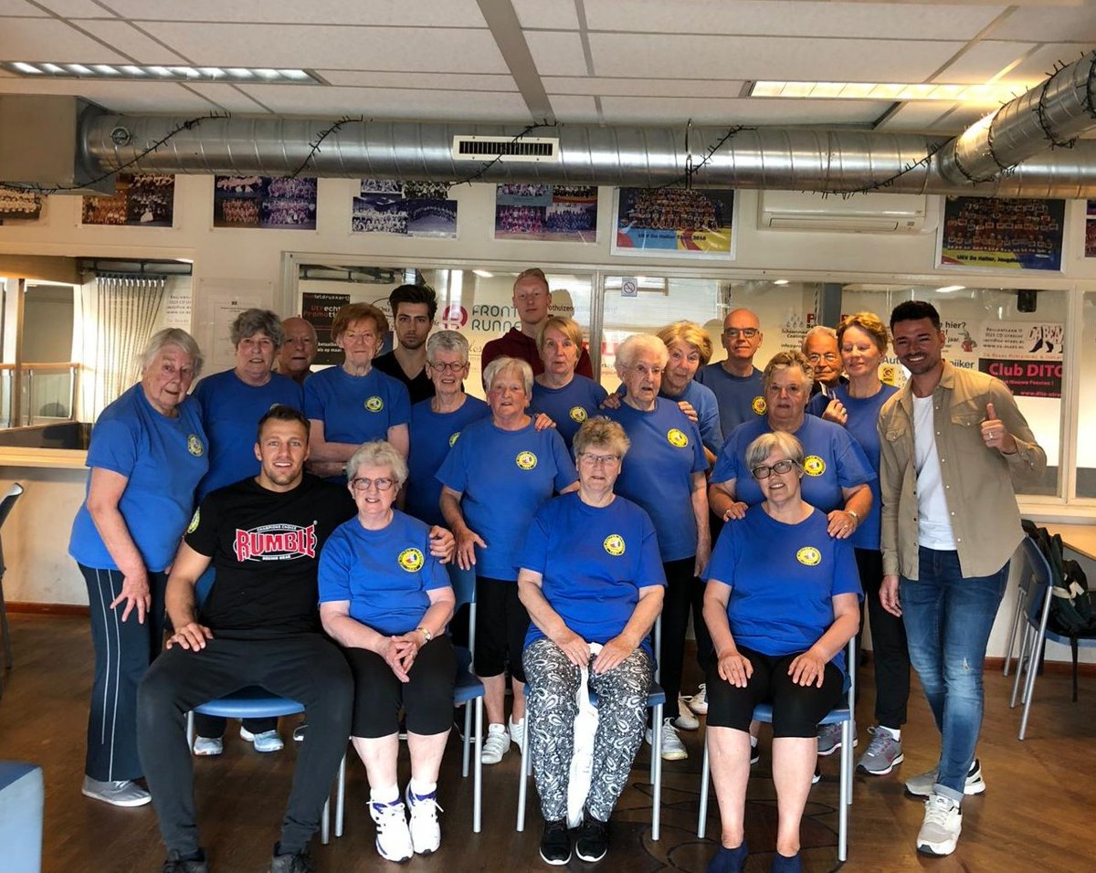 Te gast bij de vut-fitness om de sportieve senioren te testen. De groep bleek heel fit te zijn 💪  dankzij hun gezonde leefstijl en de beweeglessen van buurtsportcoach Tim <a href="/DeHalter/">De Halter Utrecht</a>