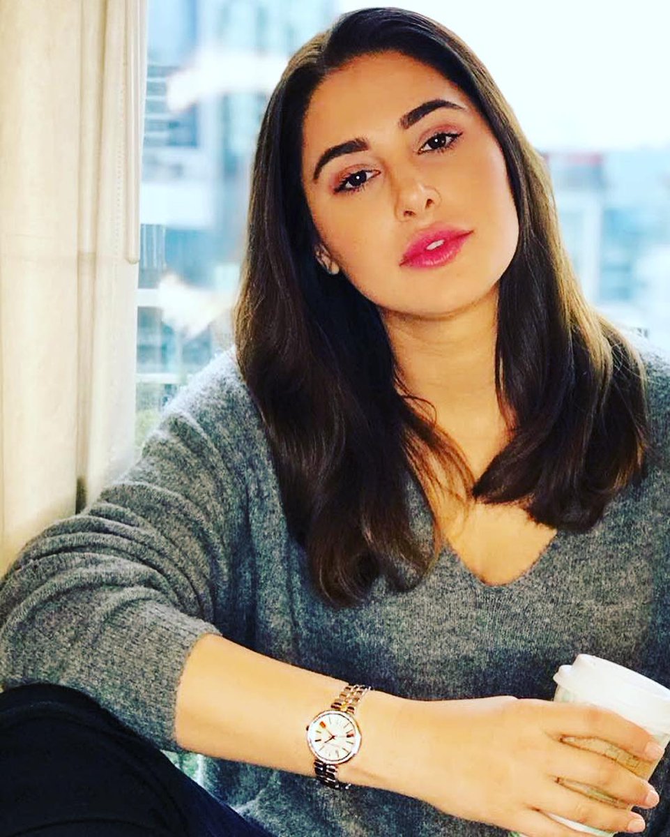 fakhrinargis07's tweet photo. Little bit of bling goes a long way #MKTimeless #MichaelKorsWatch @michaelkors https://t.co/HK7D4NYhht