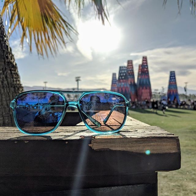 the #new im1men by looseleafeyewear #sunnies at #coachella 
Photo creds: tommymeharey