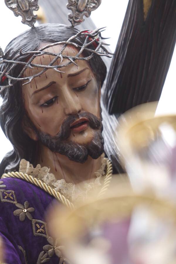 Crecía el número de los creyentes, una multitud tanto de hombres como de mujeres, que se adherían al Señor...Miércoles del Calvario
#TUESNOSTRAVITAECAPUT