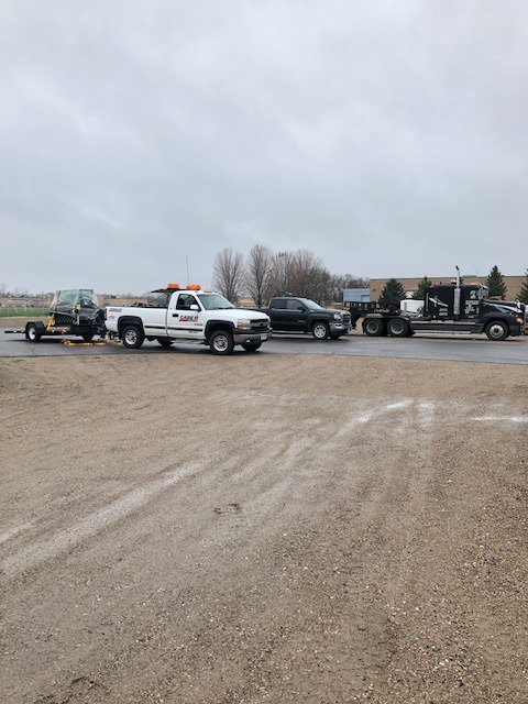 EdneyCo's tweet photo. @Arnolds_MN and @HENNESSEYIMP dropped by to pick up a @RTPoutdoors Genesis 5 and a #Tubeline TL6000AX2. Our shipping and receiving dock is super busy this morning, but we love it! Thank you for your business! 
#planting #notill #balewrapper #spring

https://t.co/sxVjyrC3uN https://t.co/M4Cpl7RBTN