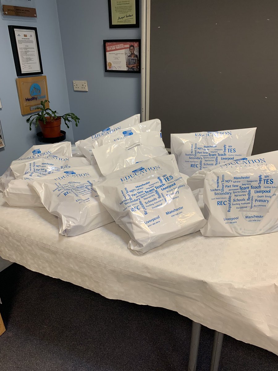 Getting ready for tonight’s Teach Meet for NQTs &amp; RQTs <a href="/MarpleHall/">Marple Hall School</a> with <a href="/WernethSchool/">Werneth School</a> <a href="/anacastillo333/">Ana Martinez</a> @EH2005Hig @MrBarkerMHS #TeachMeet