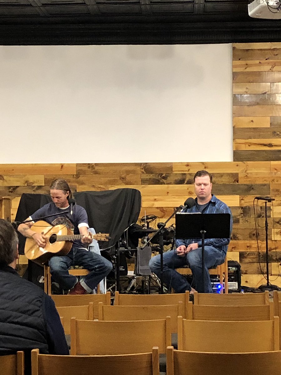 Who doesn’t love a live performance! Matt Fockler performs an original song he wrote called “Lakota Sioux”. @TheLanyard #1MC