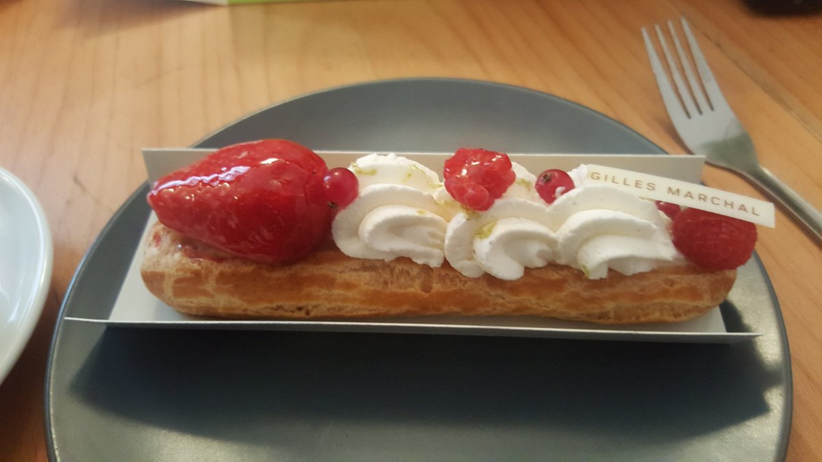 TeckieKev's tweet photo. Café et patisserie. https://t.co/vt9RZiEqds