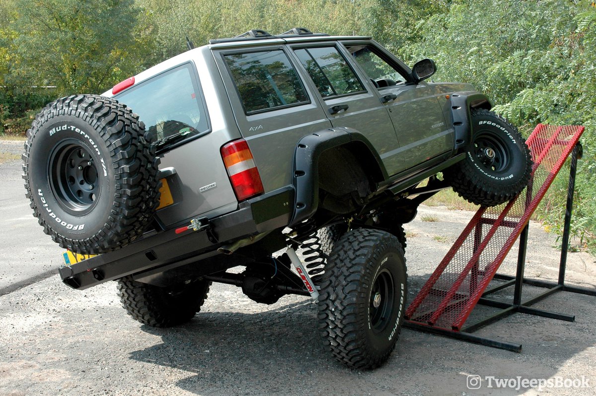 twojeepsbook's tweet photo. Vince's #Jeep #Cherokee testing out its new levels of axle articulation on the RTI ramp just before we left for our #TwoJeeps road-trip. https://t.co/MZMTIoB60V