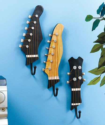 diy_casa's tweet photo. #FelizDiaDelTrabajador Podéis aprovechar el día libre para aprender a tocar un instrumento o hacer #manualidades con esa guitarra vieja que ya no suena bien 😜 Os dejamos varias ideas via @refabdiaries: https://t.co/xn1Gsq3kM2 #CCUOCDIY #1deMayo https://t.co/lYsukht9w1