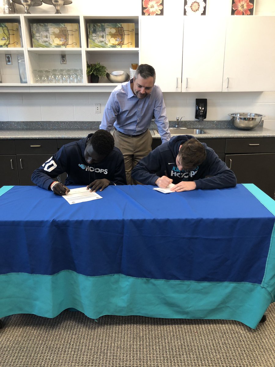 🏀 ✍️🏀 Big Congrats to Kalthom &amp; Lawson who both signed to play at junior colleges next year‼️🎊 

That’s 3/3 for our seniors playing in college next year‼️ In the last 5 years, we have sent 10 players on the play in college at some level‼️Hard Work 💪