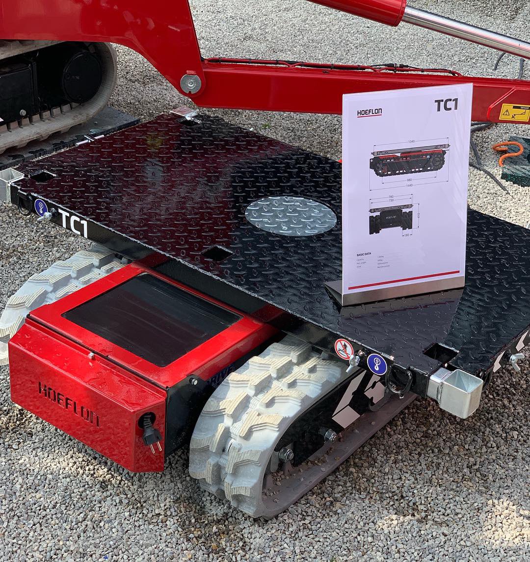 FosterCranes's tweet photo. Just 2 weeks to go until we exhibit at #VertikalDays2019! 

If you're @Vertikaldays this year, you’ll have to walk past us at Stand 101!

We’ll have the TC1 Carrier, C4, C6 &amp; C10 on the Stand available for you to Demo!

#Hoeflon #CompactCranes #Cranes #UK #CraneDealer https://t.co/dEwrbmOg2W