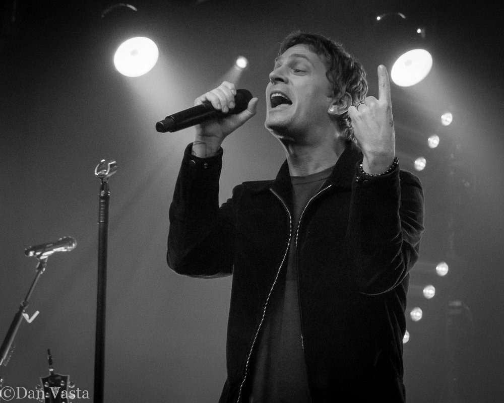 79Aspen's tweet photo. One Less Day till the tour! Pictures are from Rob Thomas's Chip Tooth Smile album release party hosted by iHeart Radio! #RobThomas #OneLessDay (Dying Young) #ChipToothSmileParty #ChipToothSmile #AlbumRelease #NewMusic #iHeartRadioTheater https://t.co/roJ5GdQHPb
