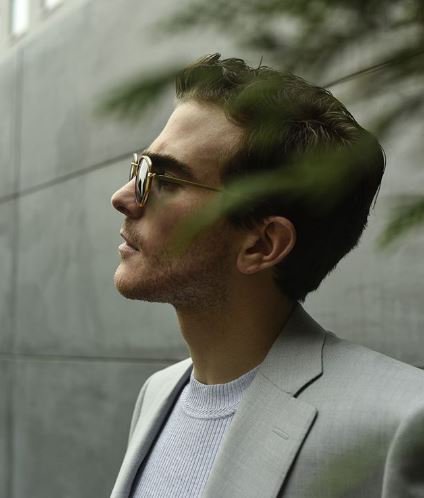 Italian craftsmanship and textured silhouettes combine to create the ultimate urban accessory. 
.
.
.
#ootd #menswear #accessories #sunglasses #ihavethisthingwithsunglasses #lamyamericaeyewear #canalicollection #mensfashion #italianmade