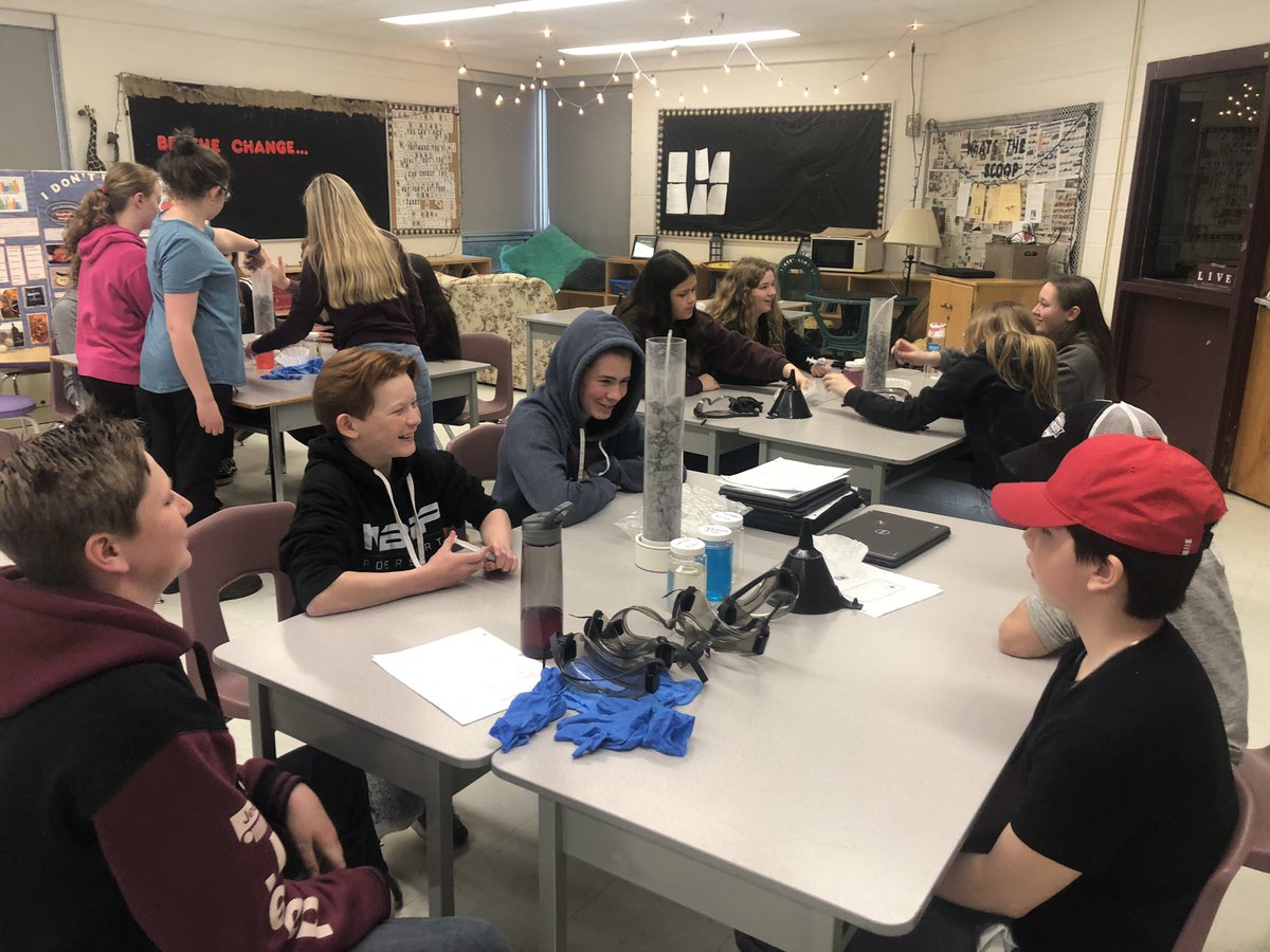 FarrTanya's tweet photo. Woodville@WoodvilleES Grade 8βs learning about water filtration and treatment. #wolveslearn #wolves https://t.co/f3xVuzEXYP