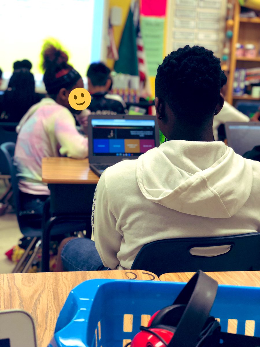SamBooherEdu's tweet photo. Students participating in a digital pre-assessment for 8th Grade U.S. History review. After the assessment, students engage in a review covering various perceptual modes. @engage_learning #engage2learn #FWISD #FWISDLearningModel https://t.co/y2cfnlIeyA