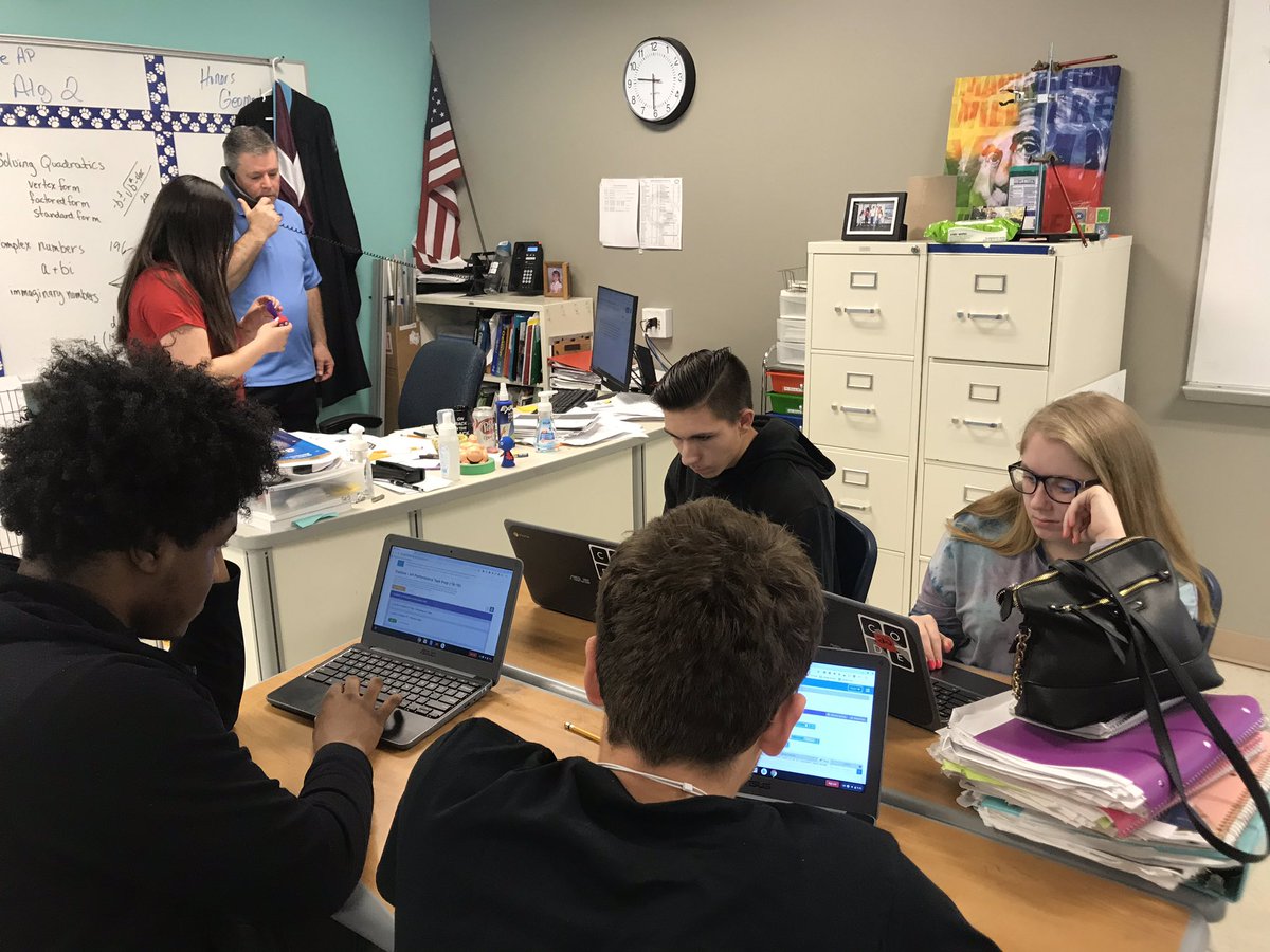 PSwithAmy's tweet image. Crunch time in #APComputerScience! #GHScotties are finishing up their projects for @CollegeBoard! #MaximizingPotential