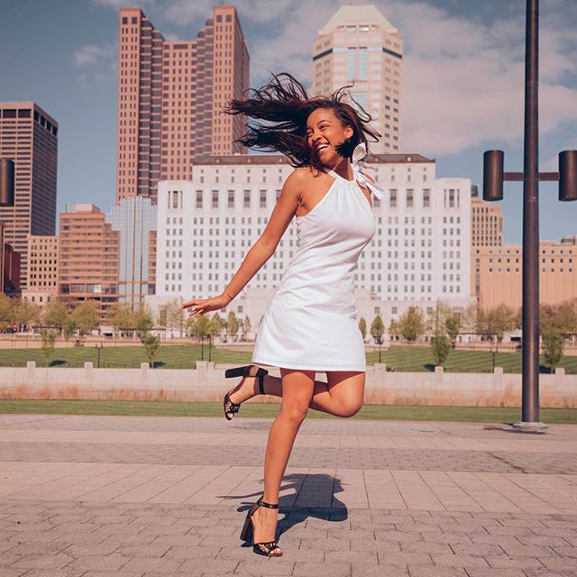 JasmynCiara's tweet photo. Catch me if you can!
📸: @tommy.bruning
• • • • • •
#Columbus #Photoshoot #BlackGirlHairstyles #OhioUniversity #DiscoverUnder3k #CollegeGirls #BlackBloggers #BlackBloggersUnited #Instablog #Instabossmob #SpringFashion https://t.co/vYwXSkCdO0 https://t.co/bUXaMZ1MVS