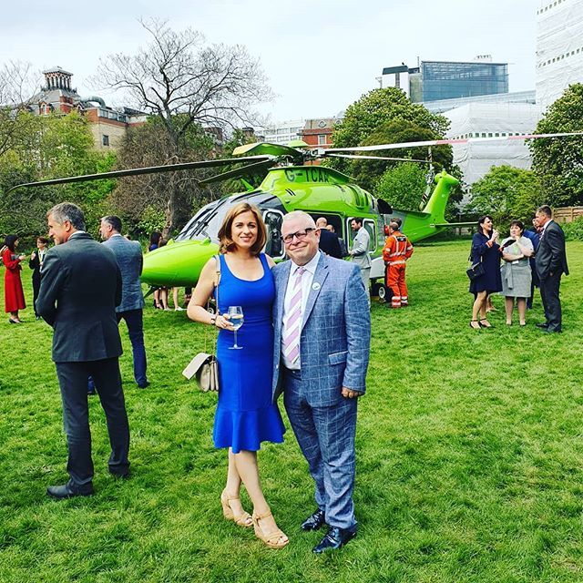 Launching the new Children's Air Ambulance at Lambeth Palace with @alfelstead.(Well, we didn't personally launch it but we did toast it.) #bloombergeats #vinesdines bit.ly/2IT0nv0