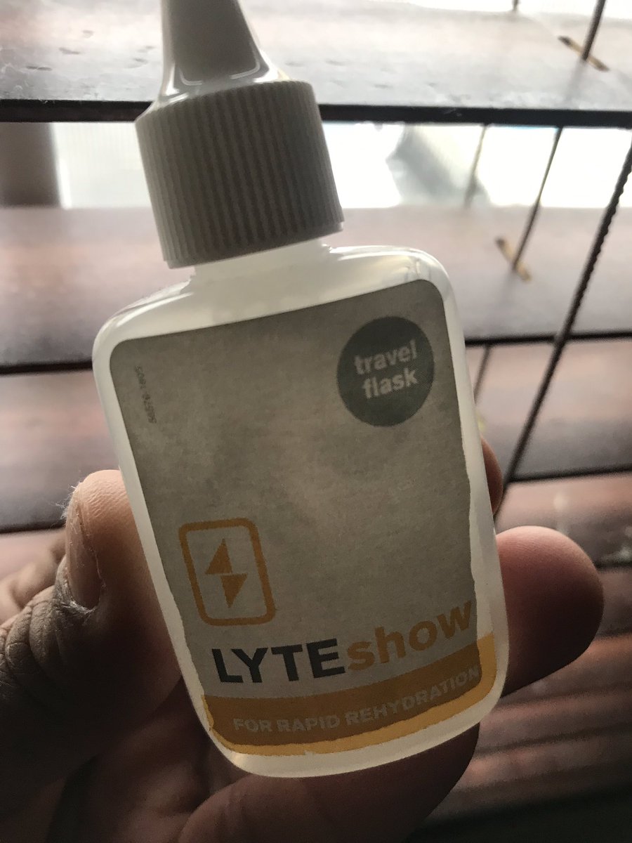 chicafromthechi's tweet photo. I need to replenish whenever I’m working out or at work ... @LyteLine a little in my water bottle goes a month way. Proper #hydration https://t.co/R2ce18aZmu