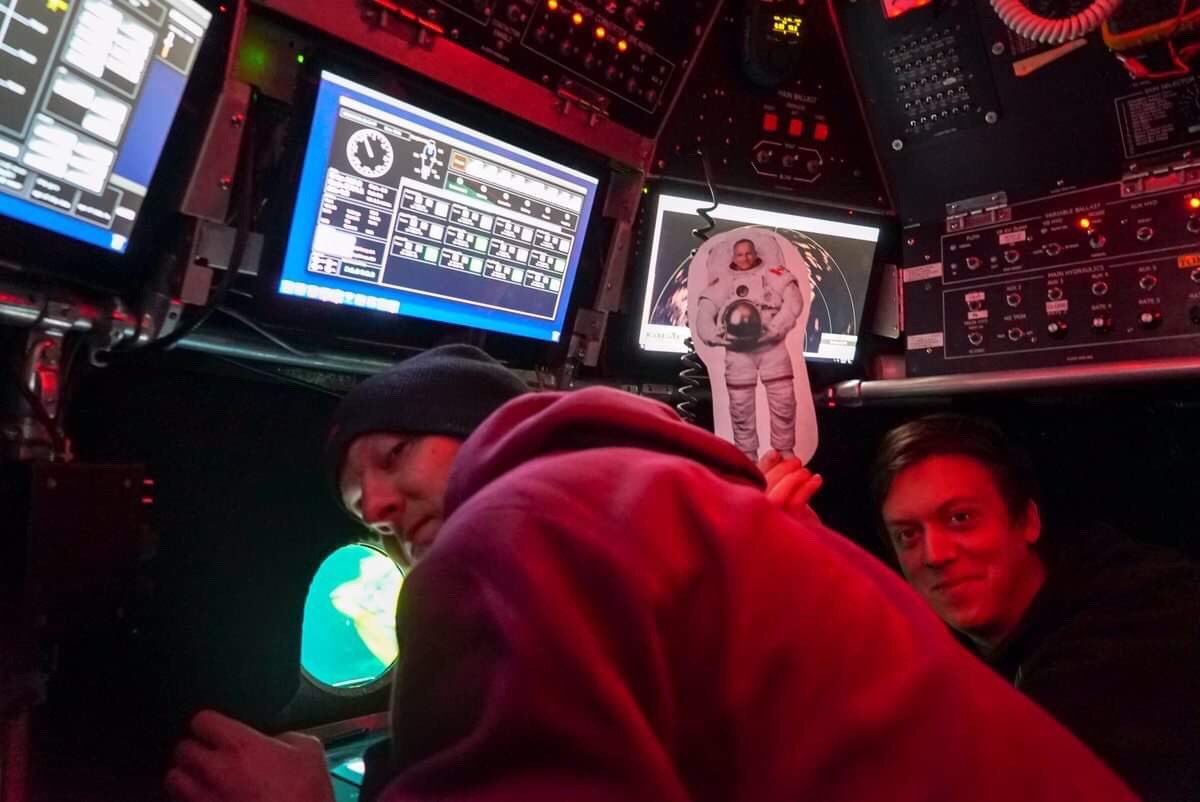 csa_asc's tweet photo. You would like to take a photo with @Astro_DavidS? This is your chance! Bring 2D David across 🇨🇦 and all over the world! Take a picture with our 2D astronaut and share it on social media with #David2D: https://t.co/IJRRBElQCs. #DareToExplore https://t.co/jMuZl6bSUl