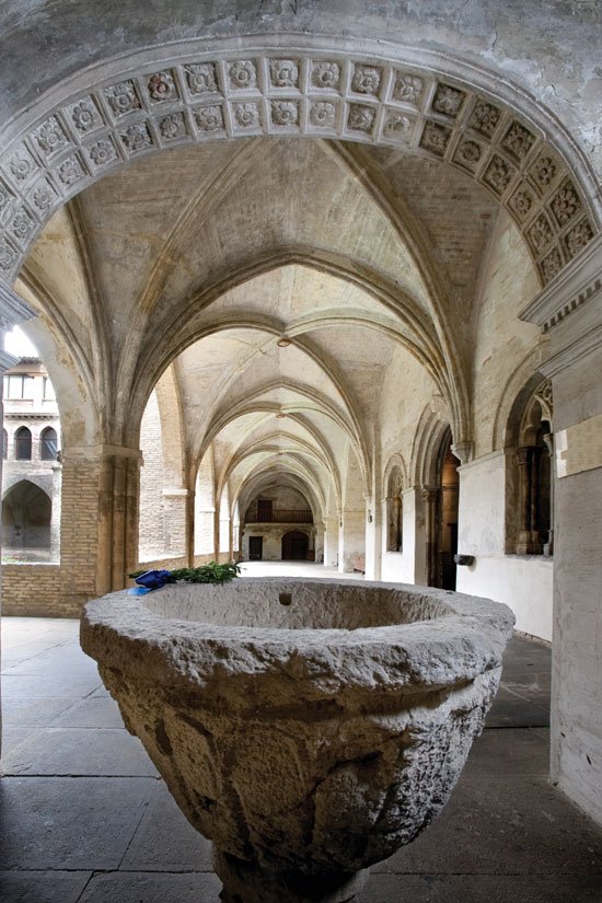 zaragoza_es's tweet photo. Visitas guiadas para descubrir el Monasterio del Santo Sepulcro y la Parroquieta de La Seo, dos joyas del mudéjar aragonés.
@ZaragozaTurismo realizará visitas guiadas todos los primeros sábados de mes. Arrancarán este 4MAY a las 10:30h.
Info. > https://t.co/K8L5wmbrQk https://t.co/cfzF6BuGYk