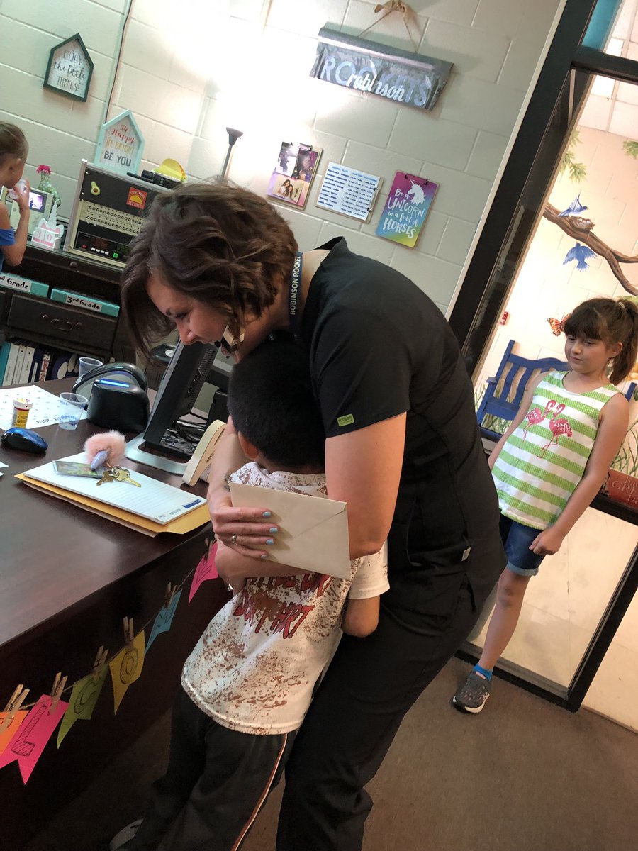 missjames29's tweet photo. Robinson Elementary is super blessed to have Mrs. Devin and Nurse Bearden on our campus! We love you! @ElemRob #resrocketsread @RISDintech https://t.co/BTWmNtiyX3