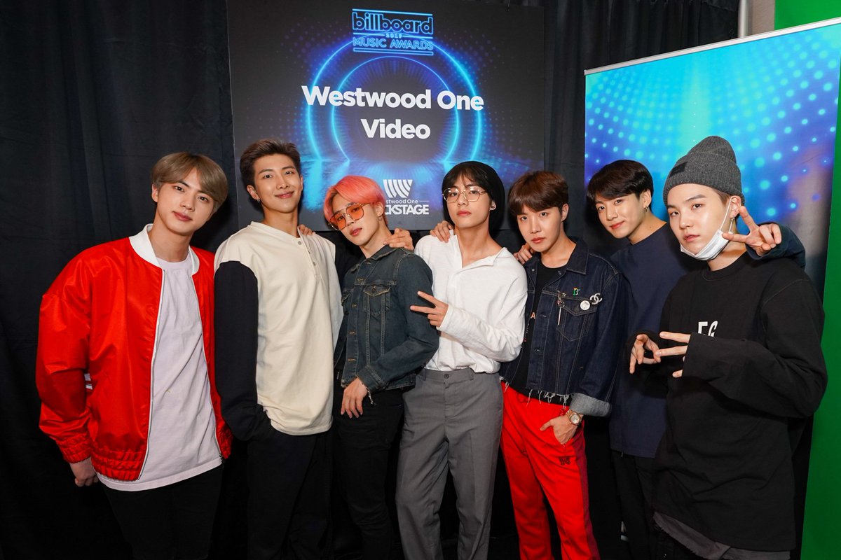 btspiics1's tweet photo. #BBMAsTopSocial BTS @BTS_twt https://t.co/arlb66zawA