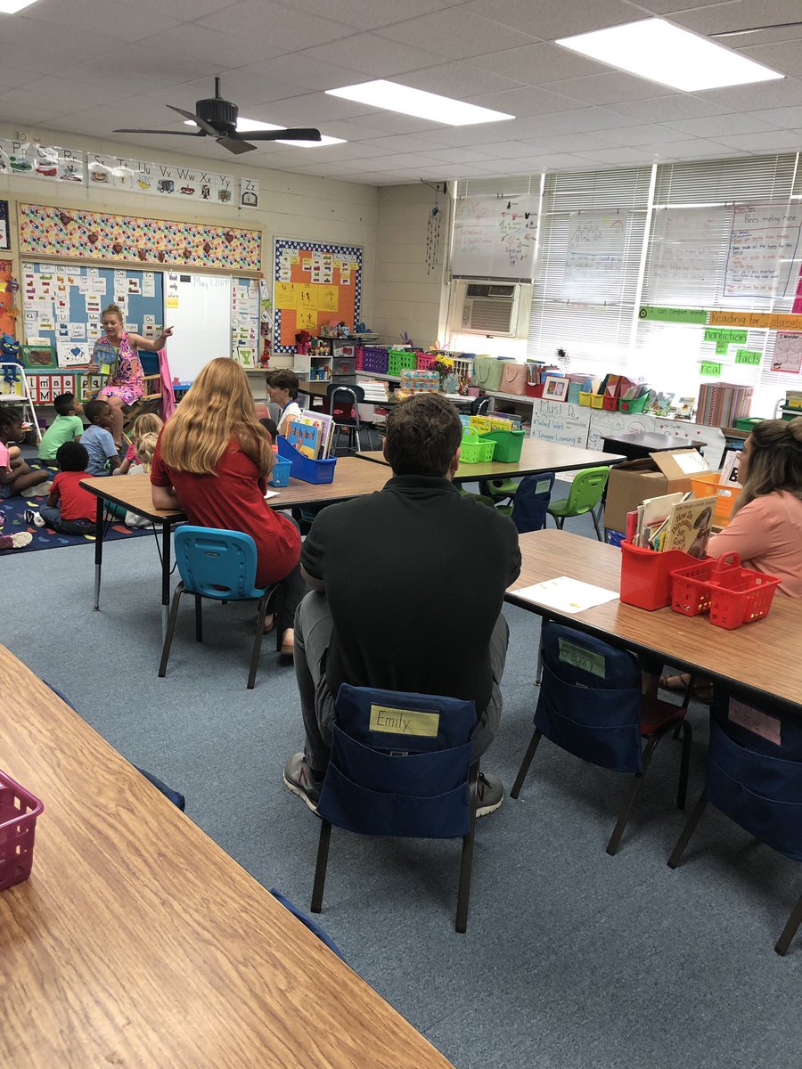 dawn_vang7's tweet photo. Amazing teaching studies with Mrs.Reilly’s kindergarten class! We’ve had such rich discussions about learning targets and how the students are taking ownership over them!!Thank you Mrs. Reilly for sharing your class and expertise with us this morning! #proudAP #growthmindset https://t.co/l5ipQE2wk1