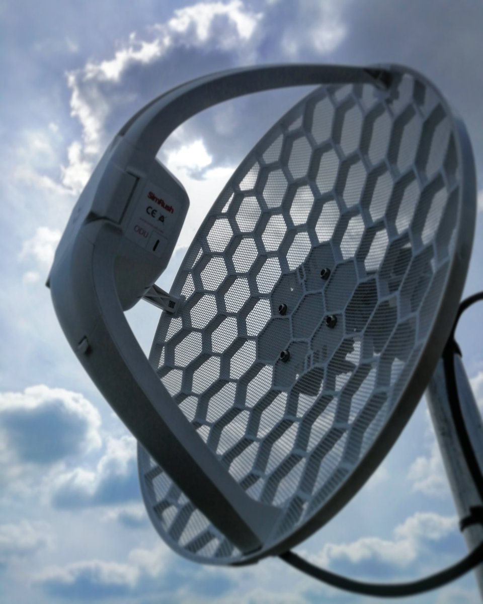 KevinTitmarsh's tweet photo. Another sunny day ☀️ which means another rural location live with #SimRush 📡
#ODULR connected to #EE at 75mb download and 30mb upload
#lte #4g #digitaldivide #BuyNorfolk #nomorenotspots #NoMoreTinCans #FreeClix
@Sim_Rush @FreeClix https://t.co/nlUaPaqT7o
