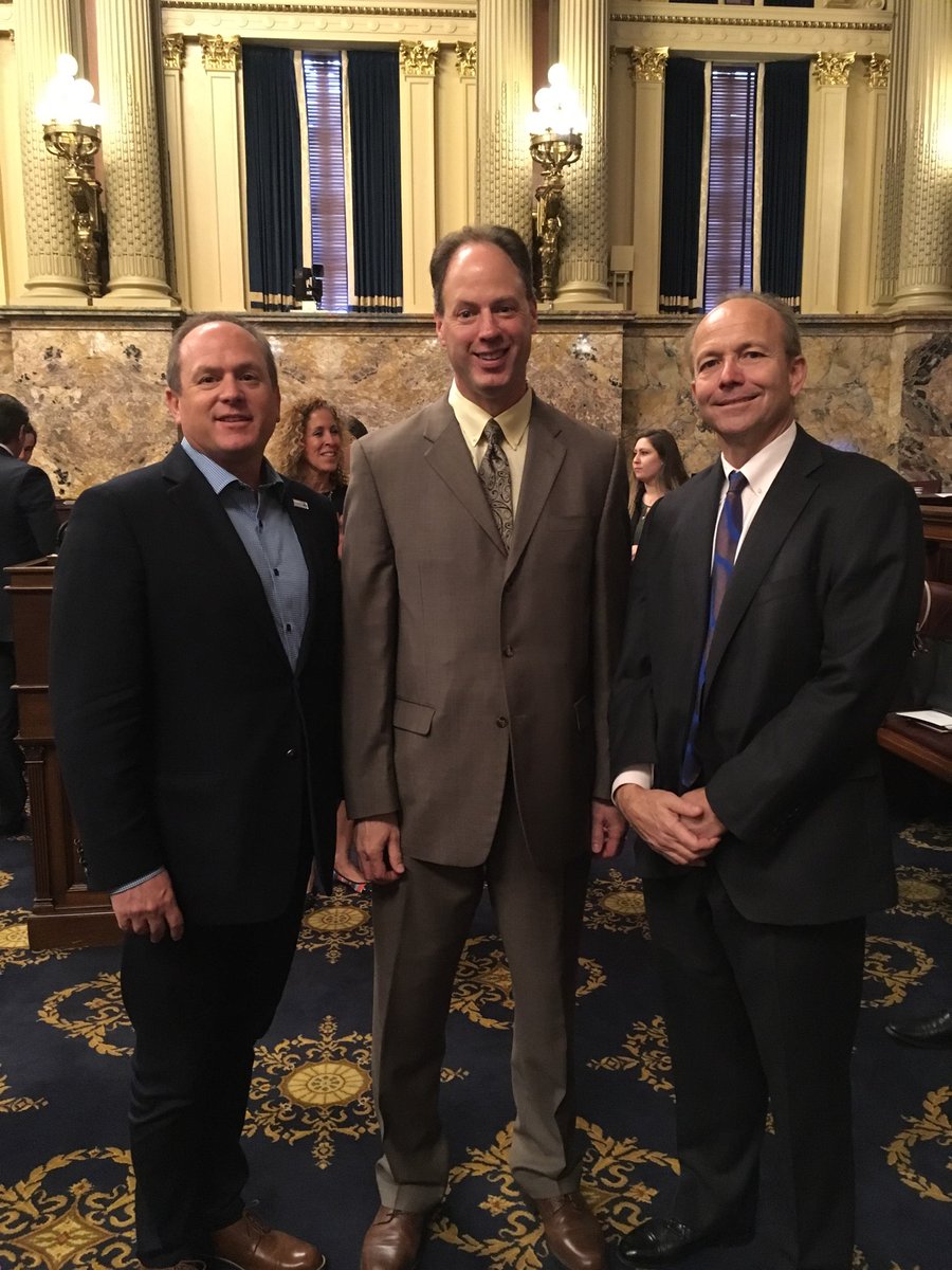 Rockland_Inc's tweet photo. Jim Fendrick, Rockland's President/CEO, attended the @LifeSciencesPA annual Advocacy Day to talk to legislators about our role in the community and the jobs we create. We're thankful for the opportunity to build relationships with our local businesses!
#RocklandAntibodies #Philly https://t.co/6QSkUrRIAR