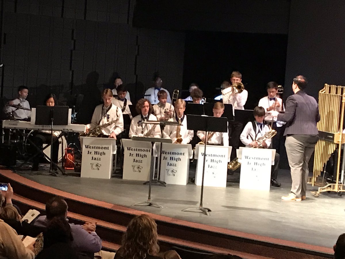 CUSD201's tweet photo. Westmont Junior High Band Concert- great performances by 6th, 7th, 8th grade bands and Jazz Bands. #cusd201pride #wjhspantherpride https://t.co/FTeEbEZKbN
