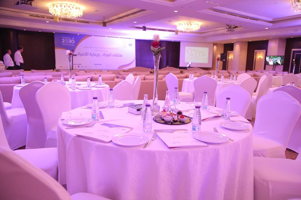 fqa_affairs's tweet photo. تبدأ بعد قليل ، ورش العمل المصاحبة للملتقى الأول لـ #لجنة_شؤون_الأسرة_بالقصيم ، بمشاركة عدد من المتخصصات بالجوانب الأسرية .. https://t.co/owKnMsrD8f