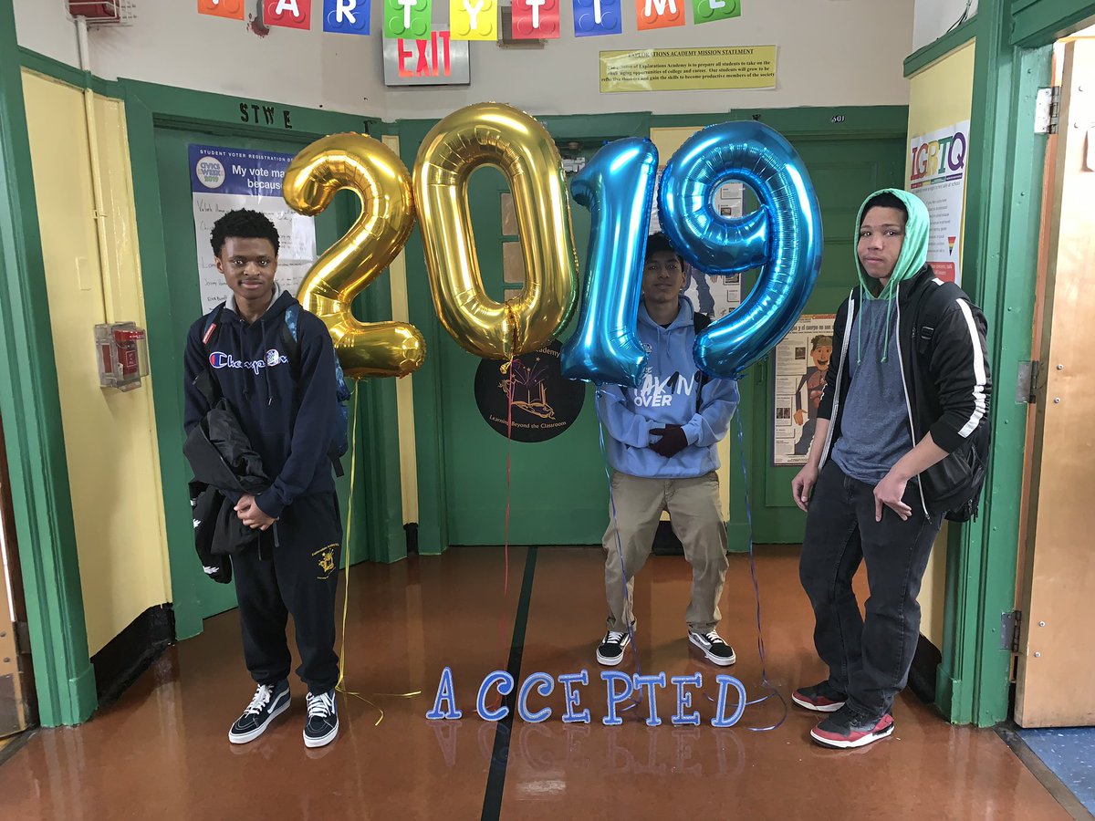 therockRaul's tweet photo. EXPO College Decision Day 2019. #IDecided #FutureReadyNYC https://t.co/MXEt5DhGw2
