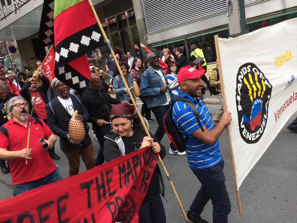 jaarreaza's tweet photo. También nos llegan éstas imágenes de la marcha del Día de los Trabajadores en Oslo, Noruega. La solidaridad con el Presidente @NicolasMaduro y con la Revolución Bolivariana es mundial. #TrabajadoresPorLaPatria https://t.co/dsePhK0uq1