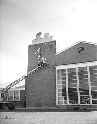 RitaCheng_'s tweet photo. #OneDayOneNAU is a day to celebrate the Lumberjack spirit of generosity. We picked May 1 for our first ever Giving Day as it is the day that Arizona State College became NAU and to honor NAU’s history and tradition of transforming lives through education. https://t.co/l3LdyJcSf1
