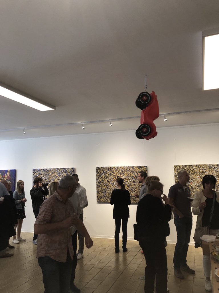 IWDsign's tweet photo. Heute öffnet Martin Brandt seine Galerie/Atelier/Lounge in der Idsteiner Altstadt. Wir durften das Projekt in seiner Entstehungsphase begleiten und sind sicher, dass die Stadt damit eine tolle neue Location gewinnt. Bon Voyage! https://t.co/uKQduzTZQS #art #gallery #idstein https://t.co/N2yJffVUq7