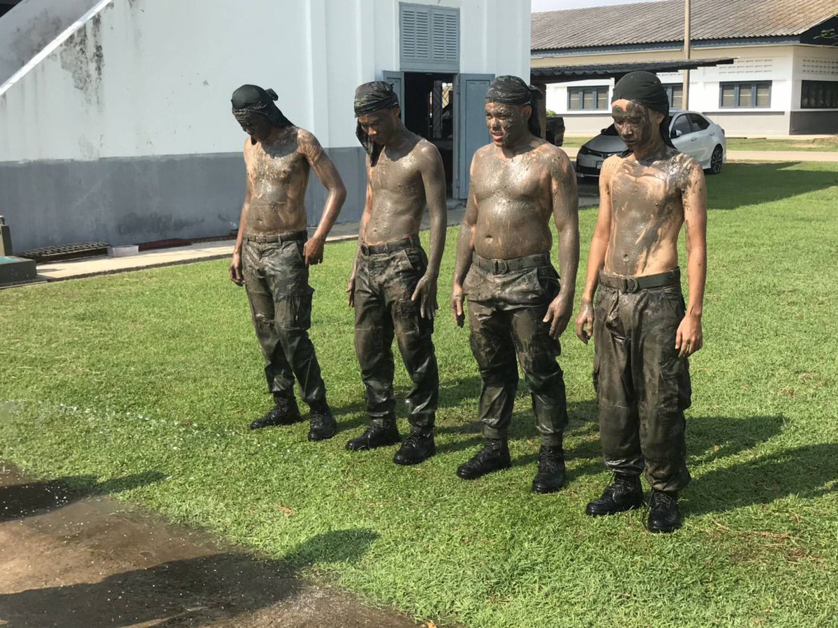 GFm2of's tweet photo. รับน้อง #ทหารม้า #นายสิบทหารบก 👮🏻‍♀️ https://t.co/OCtgeHiUG6